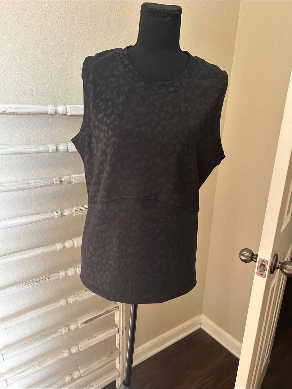 Black Sleeveless Leopard-Print Tank Top